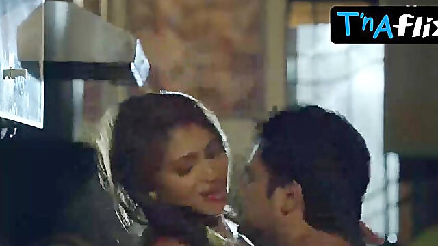 Hiral Radadiya Sexy Scene in Charmsukh Raja Ka Baja
