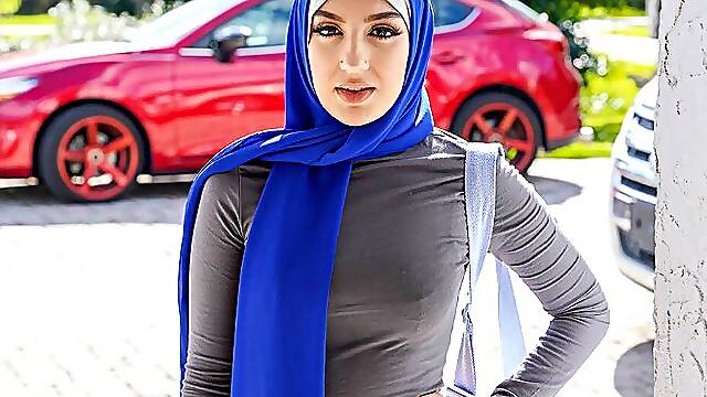 Titanic butt Arab student teen Violet Gems didnt enjoy Mardi Gras at all