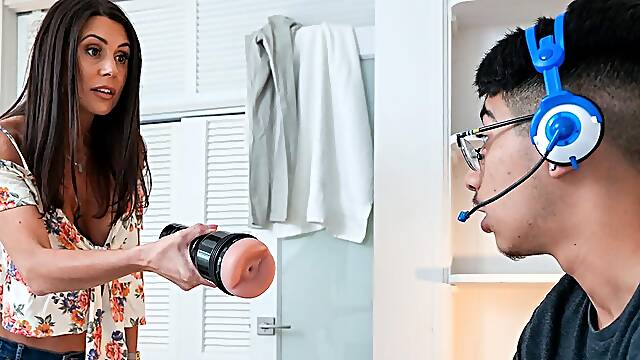 Stepmom found my Anal Masturbator