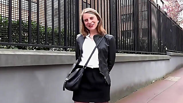 Amateur Girl Loves Foursome With Anal Sex And Double Penetration