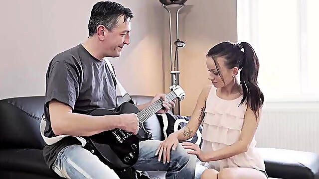 Vecchi E Giovani (18+) Video