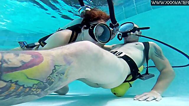 Minnie Manga takes dick underwater