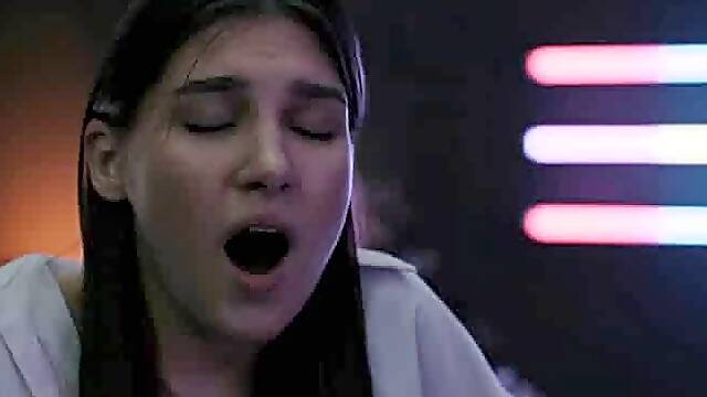 Ellie Luna converts into futanari girl later creampied Zazie Skymm pussy