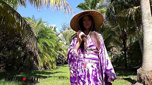 Soldier Controls Asian Prince - Lulu Chu And Louise Louellen