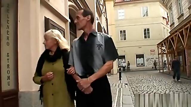 (Riley Reid) A mature couple pick up a teen in a bar to fuck her