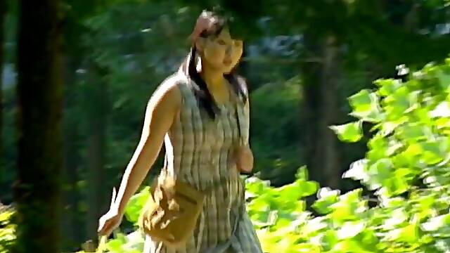 XK2204-A Niece Who Seduces An Uncle Who Works In A Countryside Rice Field With No Panties And Fucks