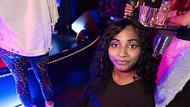 Shameless babe gives a BJ and fucks in the night club