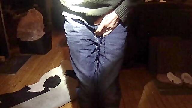 Pissing my jeans in the living room feels very admirable!!