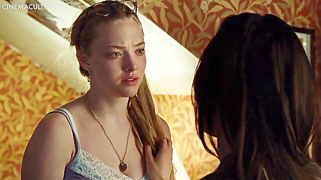 Bare Celebs - Celebrity lezzie smooches