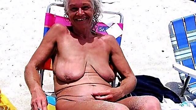 Queens ON THE BEACH 2