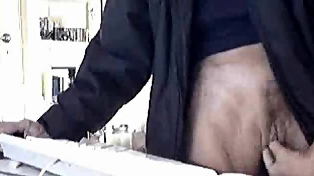 Hidden cam in family house tapes some hot shit