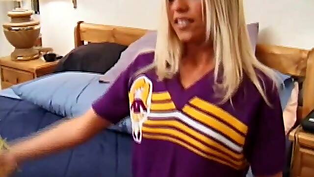 Hot cheerleaders fucking after the winning games.