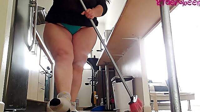 Stepmommy Prepares Breakfast for Stepson with a Surprise