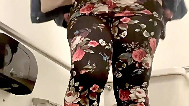 BBW Big Butt in Bathrooms