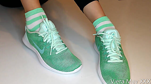 GF Cheats, Makes You Lick Shoes Suck BBC