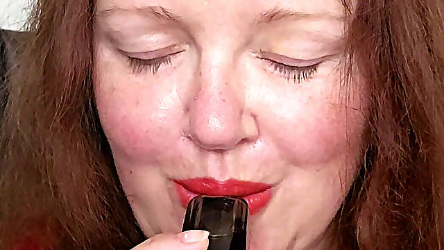 Foggy Lady in Red, vaping
