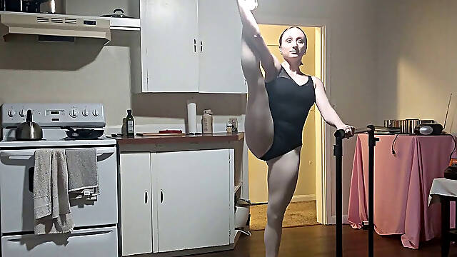Lady Cherry Dance Ballet in Leotard and Nude